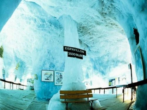 10 مورد از شگفت انگیزترین غارهای یخی دنیا