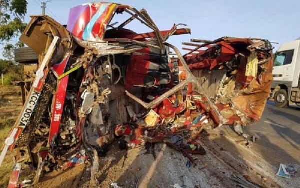 10 کشته و زخمی بر اثر تصادف مینی بوس با کامیون در کنیا